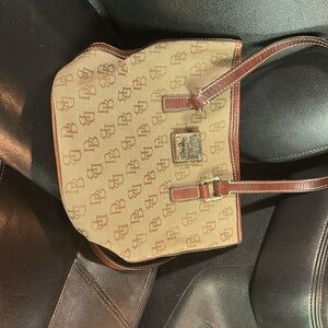 Dooney & Bourke purse
